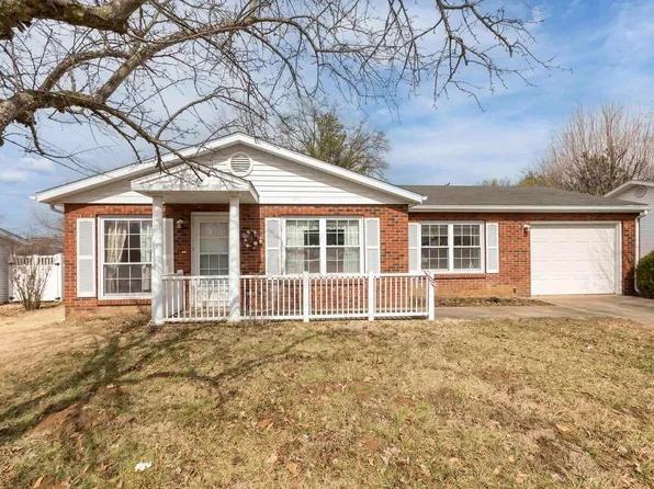 1806 W Sunset Dr, Carbondale, IL 62901