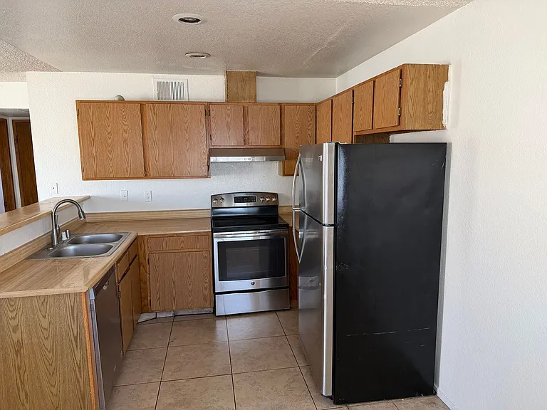 4160 E Tonopah Ave — Photo 9