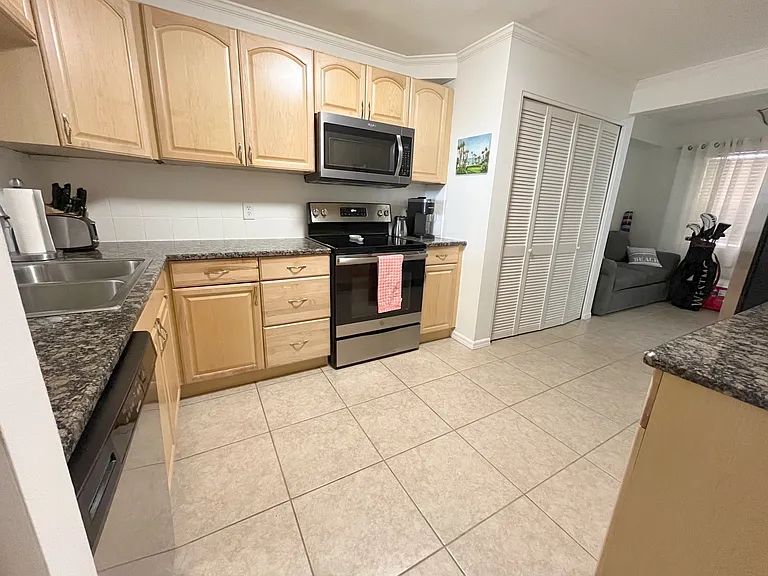 6600 Sunset Way #105 — Photo 8