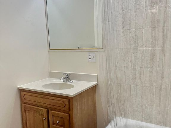 4th image of 1341 Valencia St APT 16