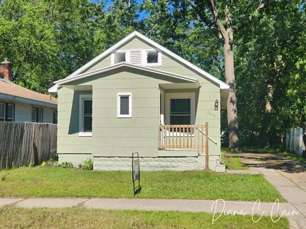2818 Riordan St, Muskegon Heights, MI 49444