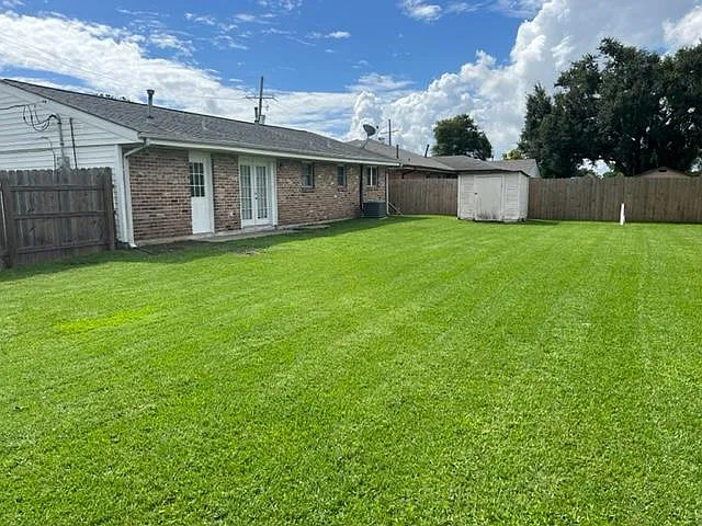 3 bed, 1600 sqft, $1,900 — Photo 2
