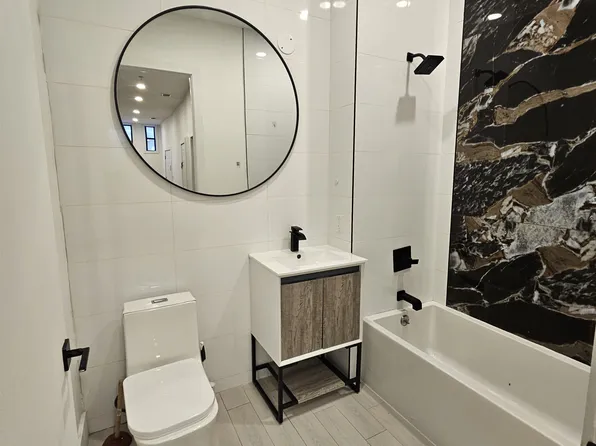 73 Court House Place image 3 of 7