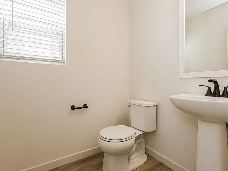 1910 Constantine Ct — Photo 27