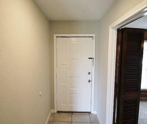 3rd image of 601 N Lisa Ln