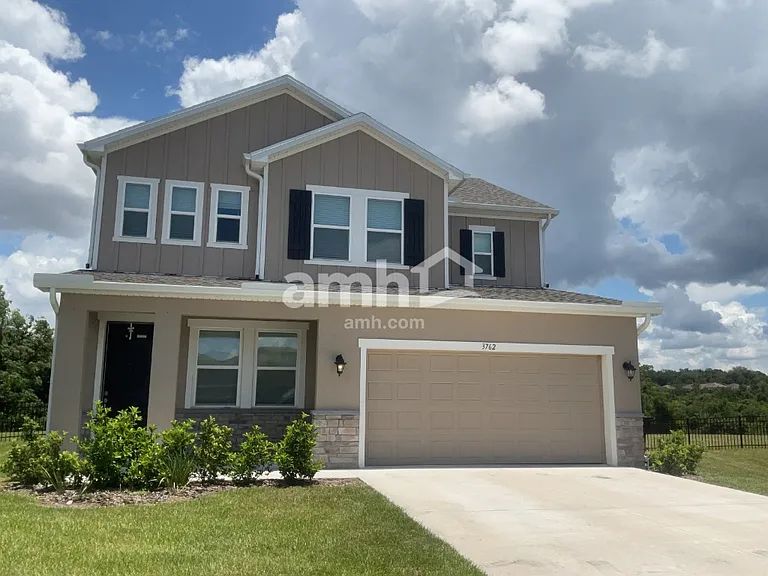 3762 Lake Bluff Loop — Photo 1