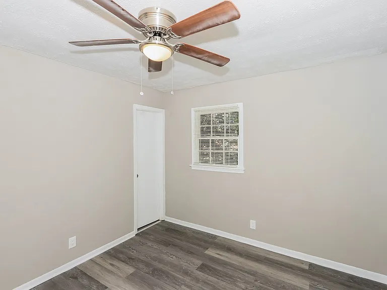 1825287_022_main_bedroom_13187311.jpg