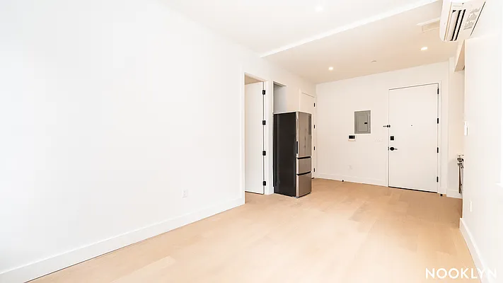 Rented by Nooklyn NYC LLC | media 18