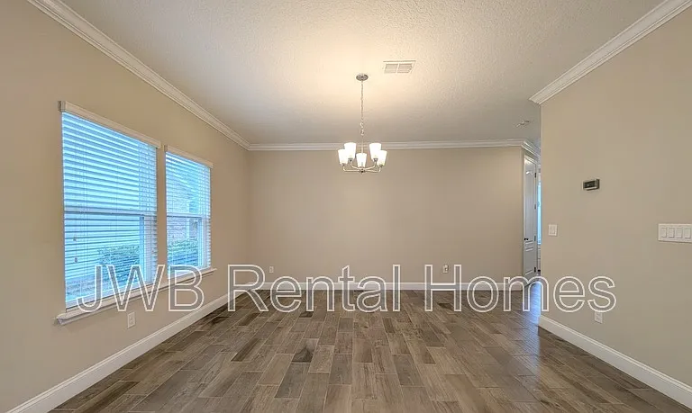 95 Silver Creek Pl — Photo 5
