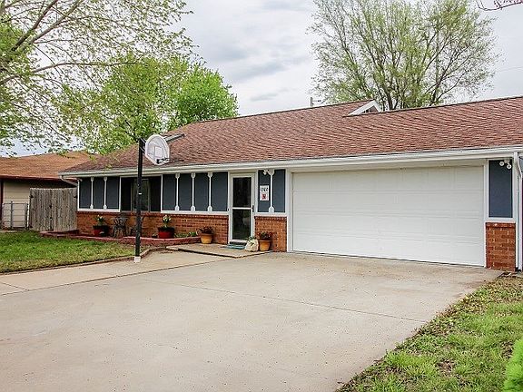 2nd image of 1307 Parkside Dr