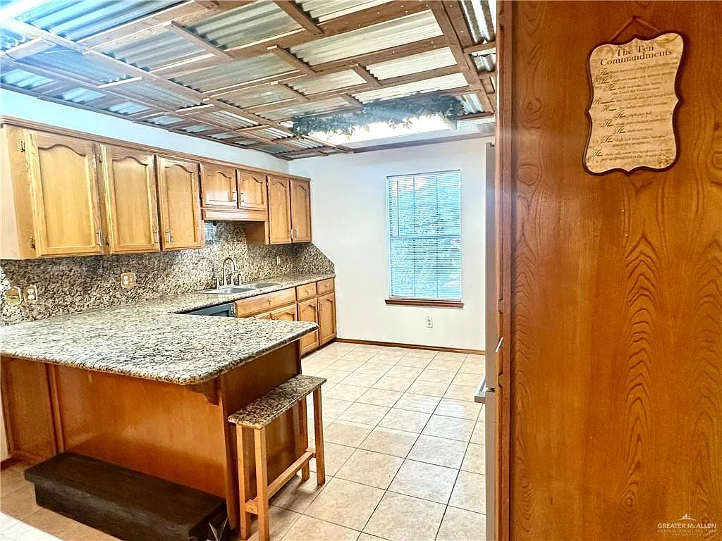 2 bed, 2.0 bath, 1100 sqft, $1,100 — Photo 3