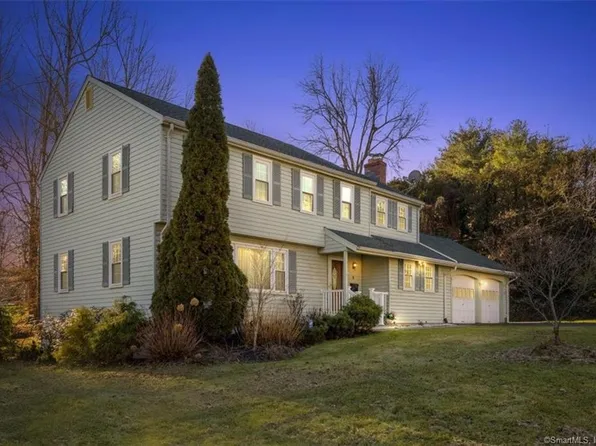 9 Adams Lane, West Hartford, CT 06117