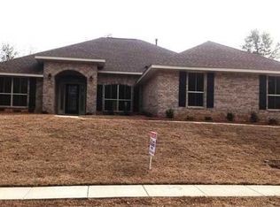 2230 Fernwood Loop W, Semmes, AL 36575