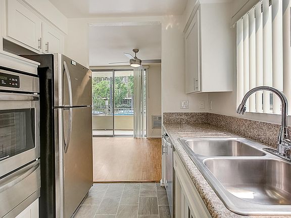 4th image of 1823 Malcolm Ave APT 1