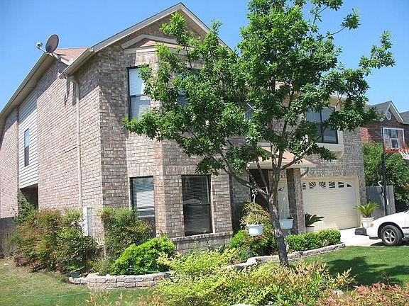 2nd image of 2913 White Pine Dr