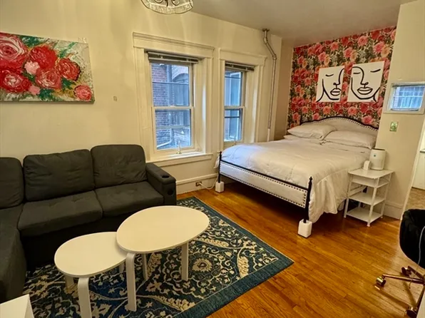 9 Champney Pl #1, Boston, MA 02114