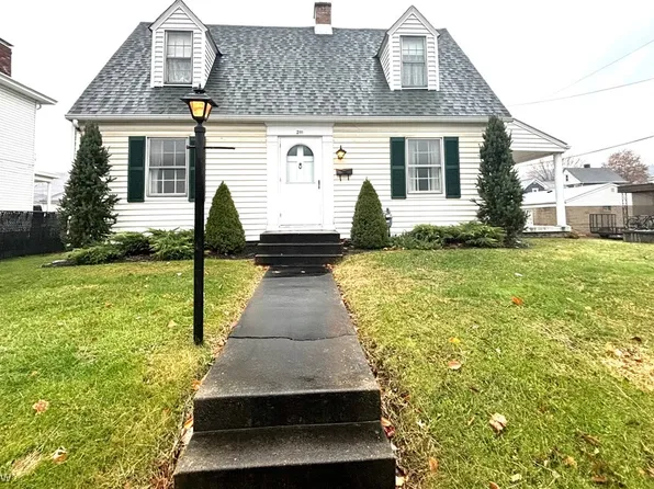 2111 Charles St, Wellsburg, WV 26070
