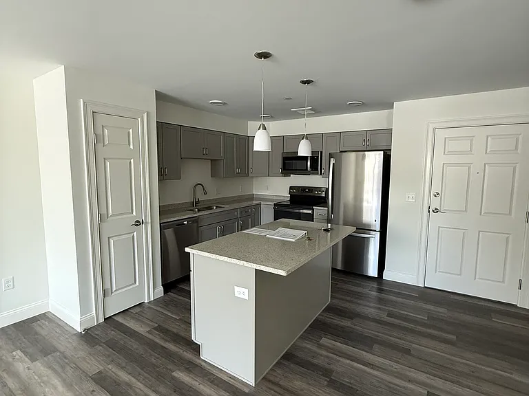 3 Country Club Rd #3 — Photo 2