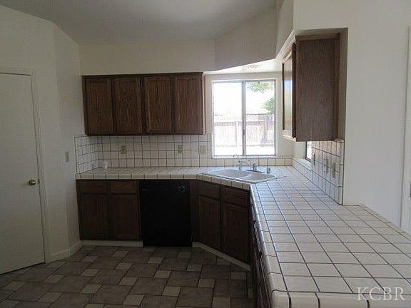 3rd image of 2301 Cottonwood Dr
