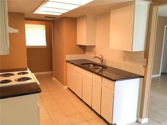 4th image of 1438 Bayshore Dr