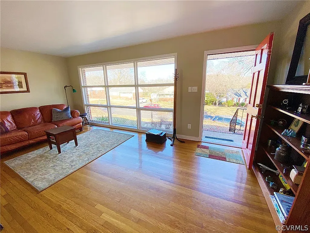 3 bed, 1248 sqft, $2,095 — Photo 3