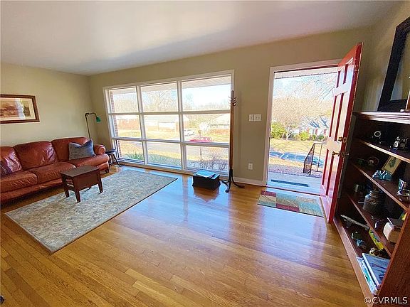 3rd image of 5403 Windingbrook Rd