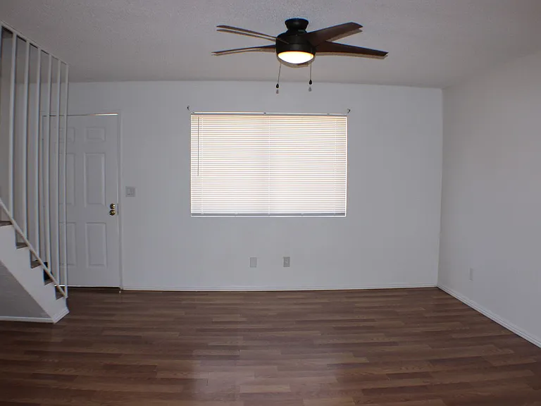 NLO9617 — Photo 2