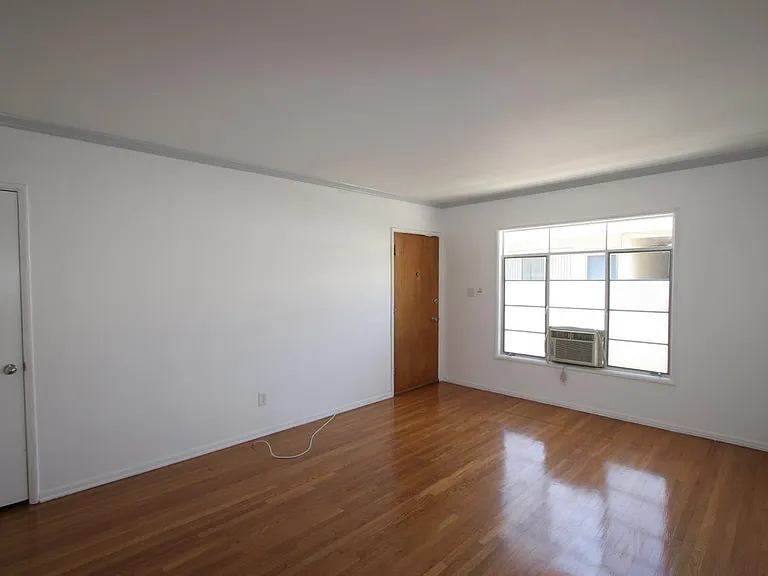 1227 S Sherbourne Dr #4 — Photo 16