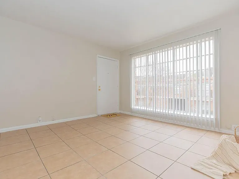 Southern Oaks Apartments — Photo 49