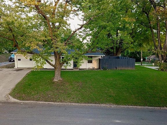 4th image of 3315 Messanie St