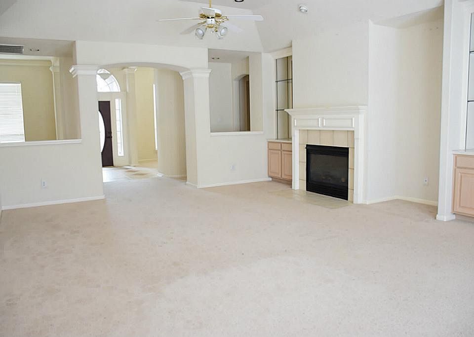 2nd image of 3309 Hickory Knoll Dr