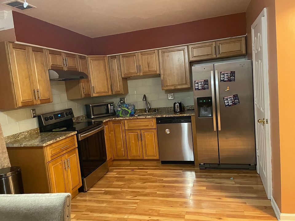 2nd image of 11840 Oak Manor Dr #36