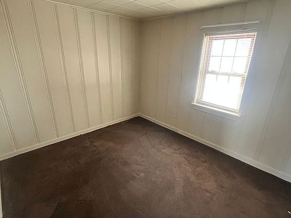 5th image of 458 W Broadway St APT 1