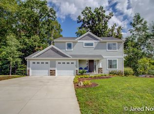 430 Valley View Ct, Caledonia, MI 49316