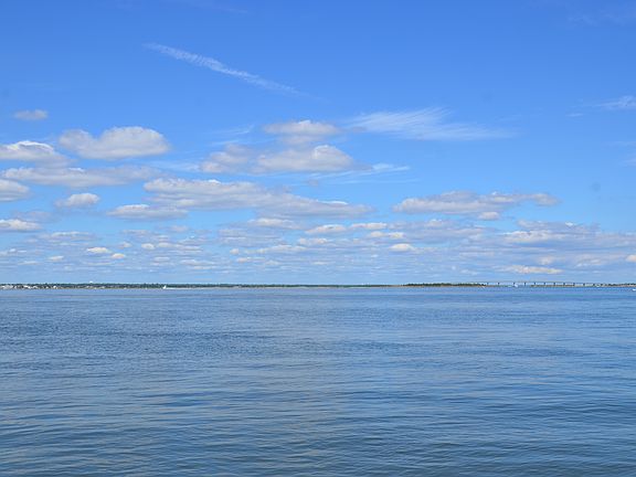 3rd image of 238 Bay Ave