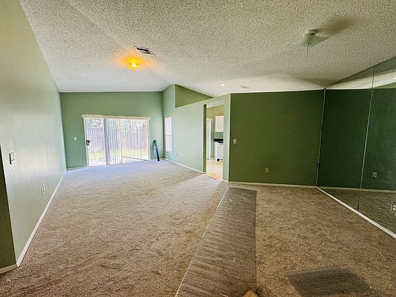 3rd image of 3247 Brewster Dr