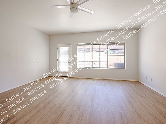 4th image of 1426 E Grovers Ave Unit 5
