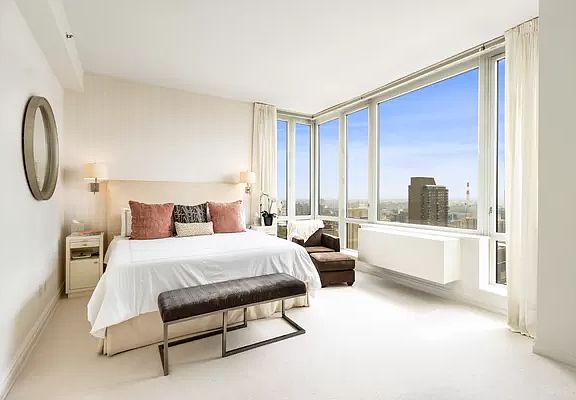 5th image of 401 E 60th St APT 30A