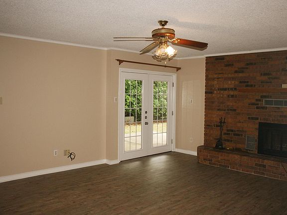 Living - view 1
