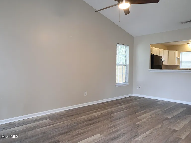 1091 W Pueblo Dr — Photo 3