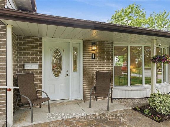 4th image of 1 Rosegrove Pl