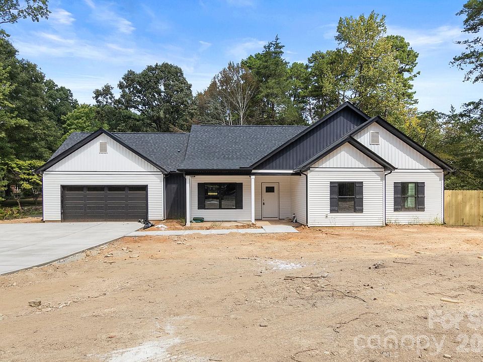 1st image of 816 Winding Brook Rd