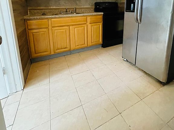 4th image of 3332 N Lee St #1