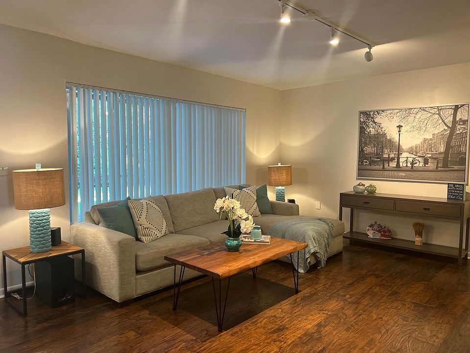 1st image of 815 W Boynton Beach Boulevard #11-102