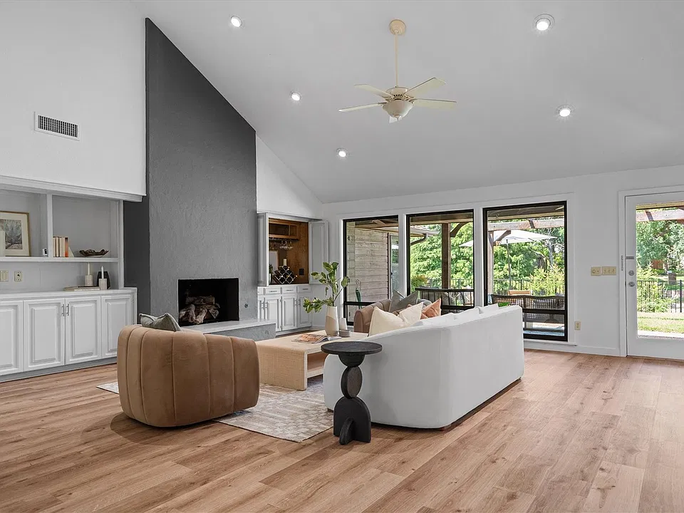 2428 Trellis Ln