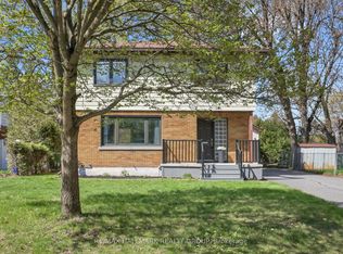 1206 Checkers Rd, Ottawa, ON K2C 2S7