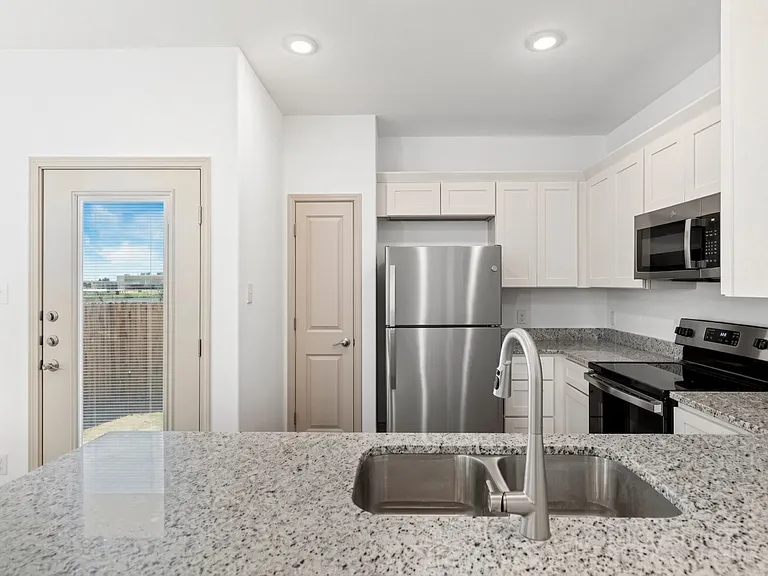 7522 Gramercy Way #101 — Photo 15