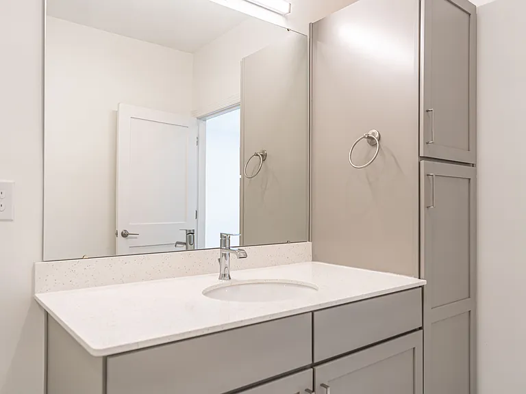 389 James St — Photo 21