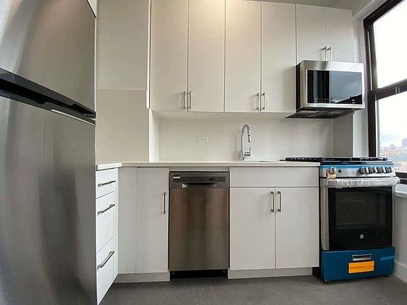 3rd image of 161 W 16th St #16FF