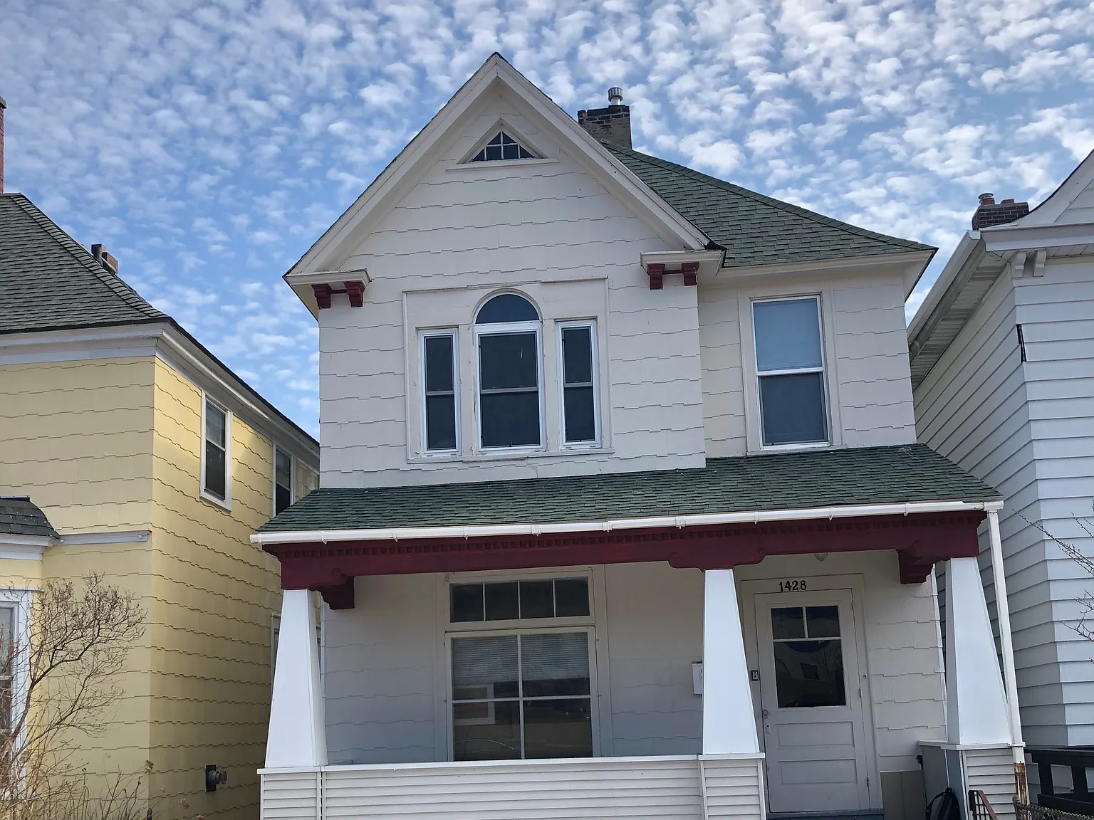 6 bed, 2400 sqft, $2,550 — Photo 1